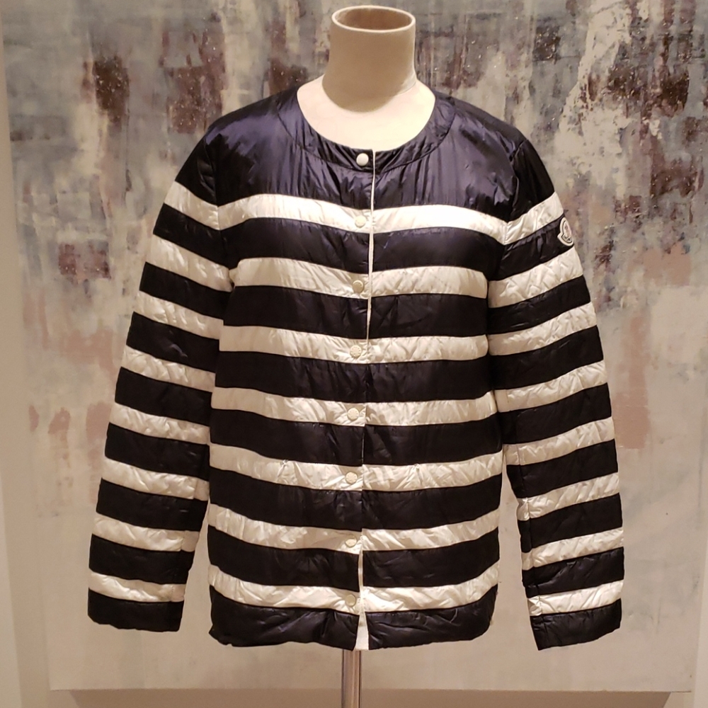 Moncler light down jacket - Picture 8 of 12